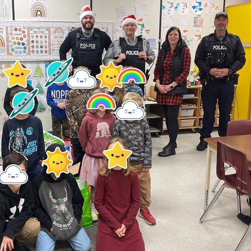 Students with Port McNeill RCMP Staff and Officers
